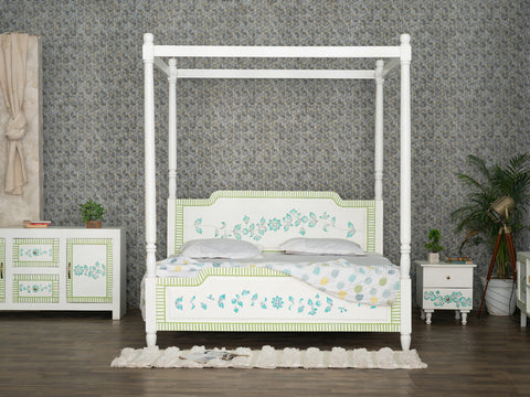 Poster King Size Bed